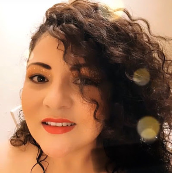 juliagoro2587